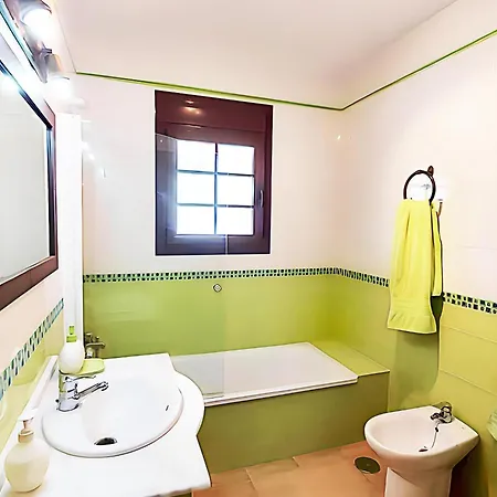 Con Piscina Privada Colada